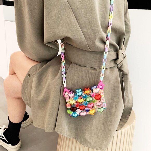 Stylish Compact Red Beaded Bag - Perfect for Key Essentials and More - Picture 6 of 7